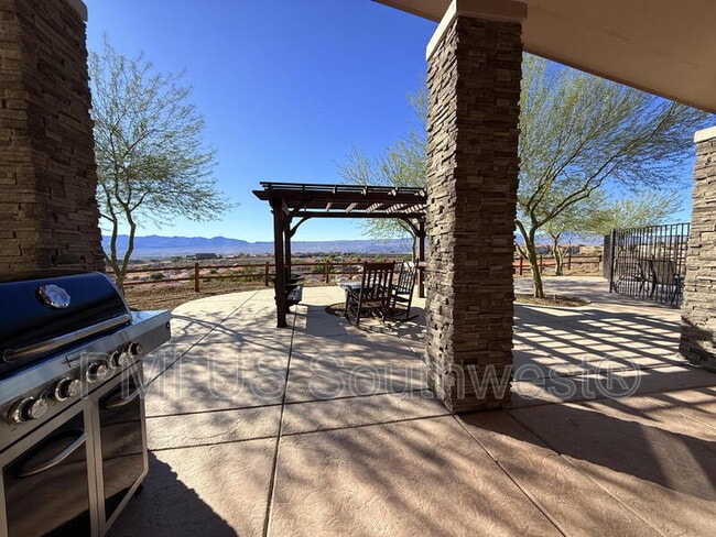 Building Photo - 2591 Trade Wind Dr