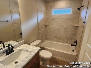 Building Photo - 151 Twin Elm Dr