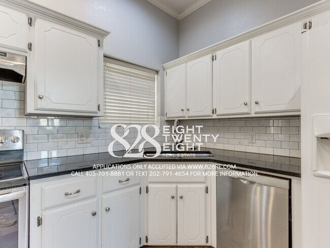 Building Photo - *COMING JANUARY 2026* Beautiful 3 Bed/2 Bath Single Family Home in West Norman's Cambridge Addition!