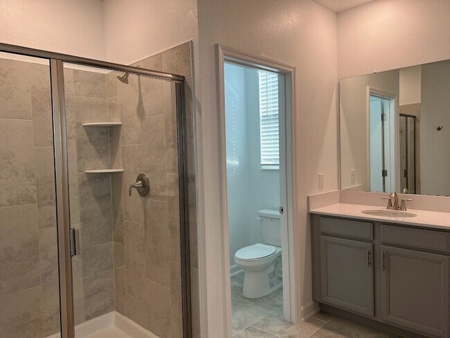 Building Photo - Newly built 3 Bedroom Home in Beautiful St. Cloud - 5 min from Isles of Lake Nova