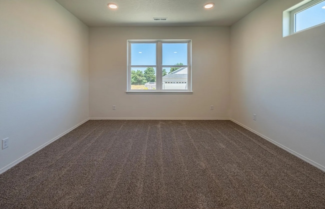 Building Photo - 761 Spyglass