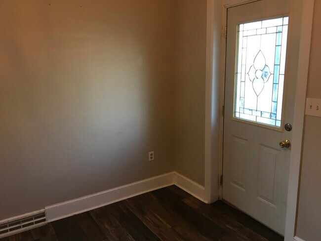 Building Photo - 312 Wayne St