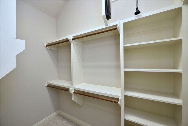 Building Photo - 5813a Kiam St