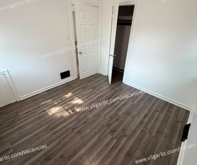 Building Photo - Newly Renovated 3- Bedrooms,  1-Bathroom Home