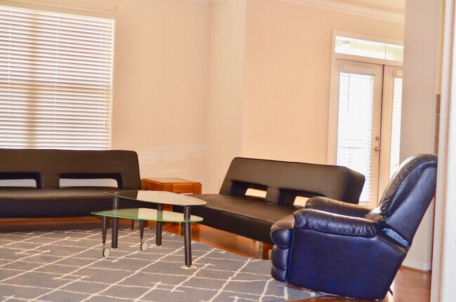 Building Photo - 1711 Old Spanish Trail