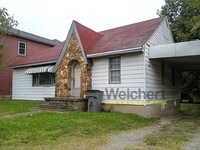 Building Photo - Charming 2BR/1BA Home with Spacious Backyard