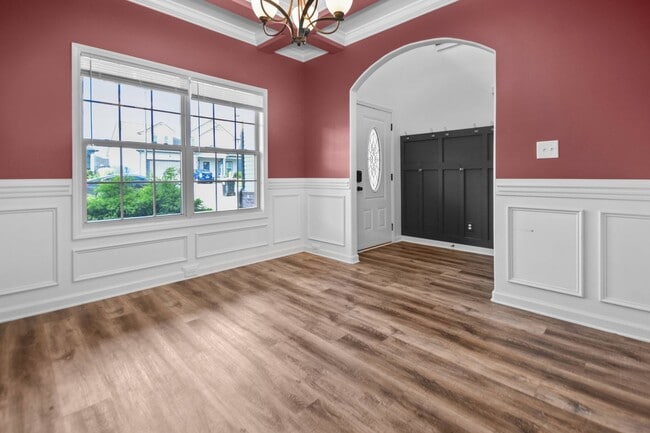 Building Photo - Pet Friendly Four Bedroom!