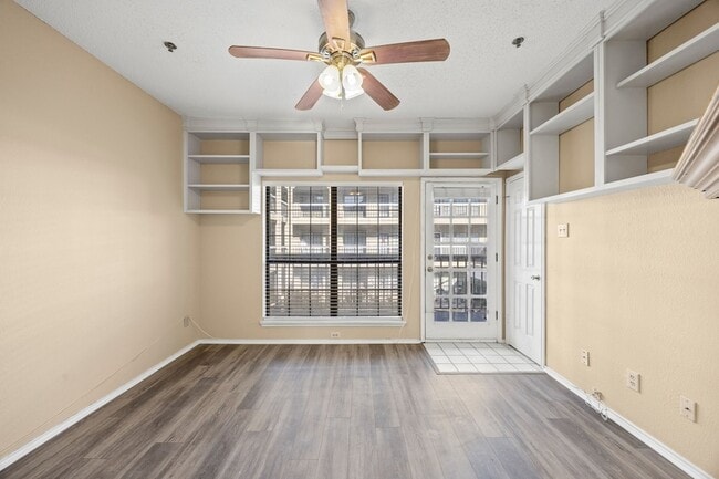 Building Photo - 4800 W Lovers Ln