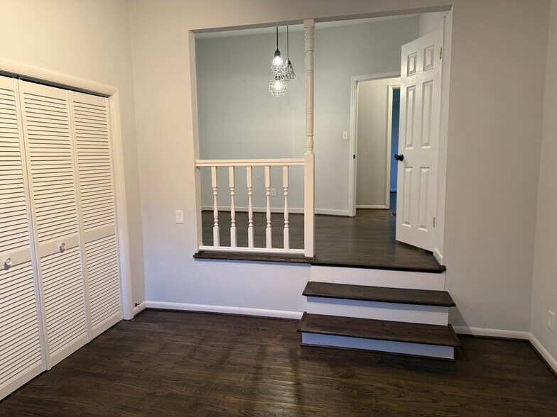 Building Photo - 1117 Montclair Rd