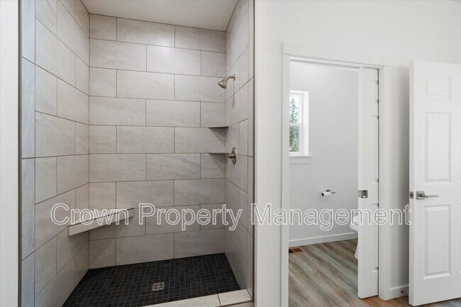 Building Photo - 133 Bench Run