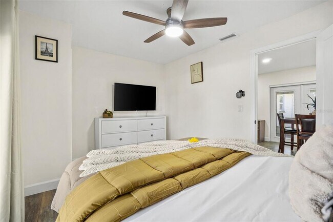 Building Photo - 1850 W Lake Brantley Rd