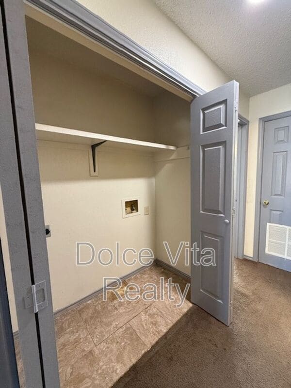 Building Photo - 4105 N 24th Ln