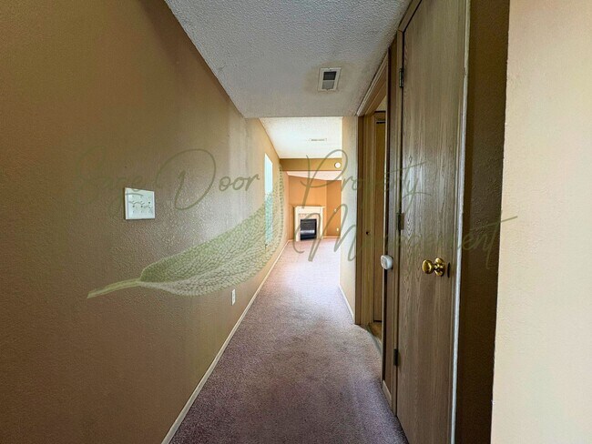 Building Photo - 505 NE 1st St