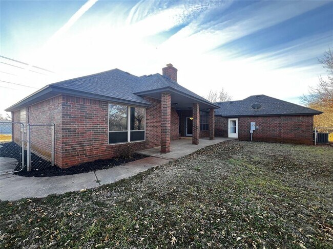 Building Photo - 113 S Mustang Rd