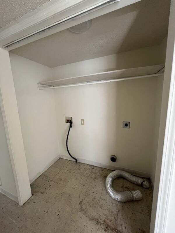 Building Photo - 20 Opal Mae