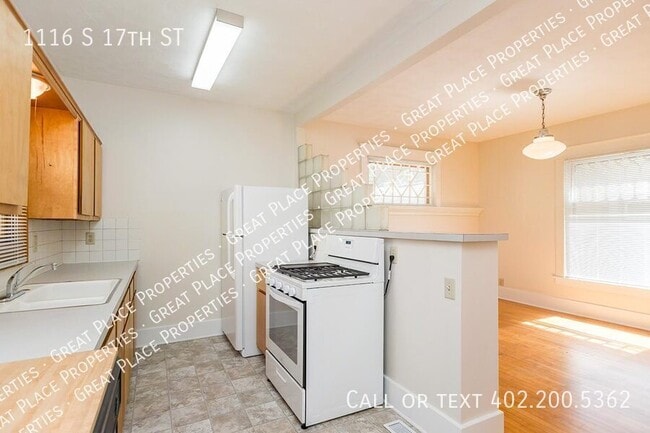 Building Photo - 1116 S 17th St