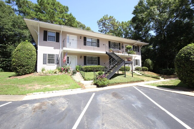 Building Photo - Condominium in Fairhope