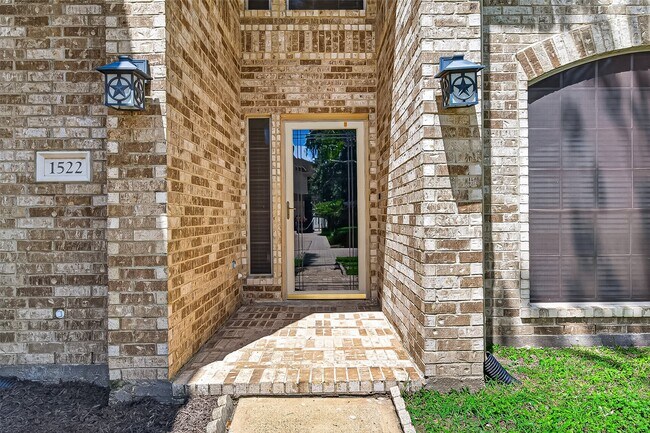 Building Photo - 1522 Brook Grove Dr