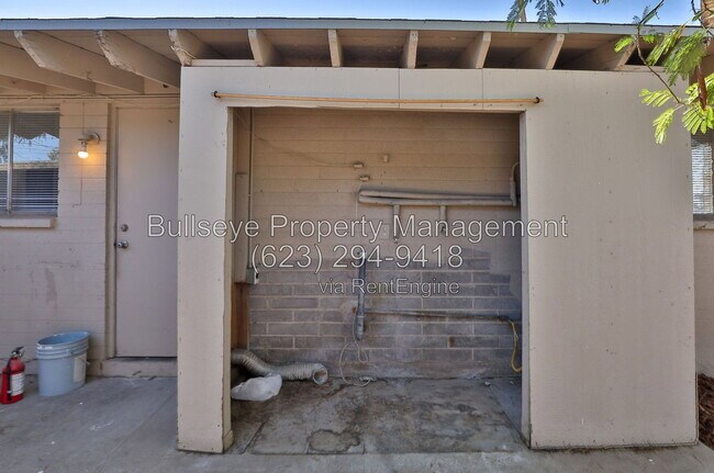 Building Photo - 621 S California St