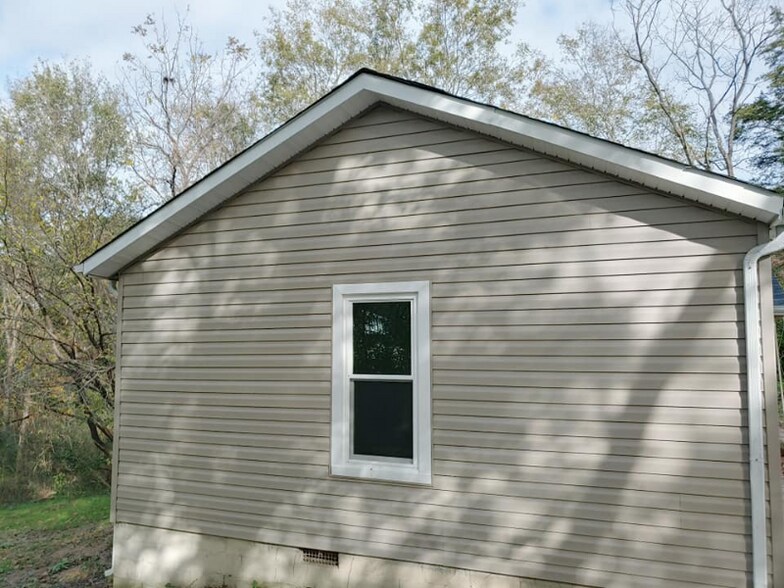 Building Photo - 32 Mary St