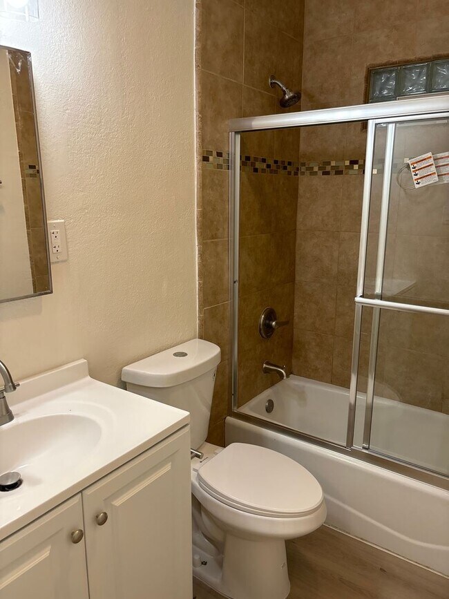 Building Photo - 72265 Sun Valley Dr
