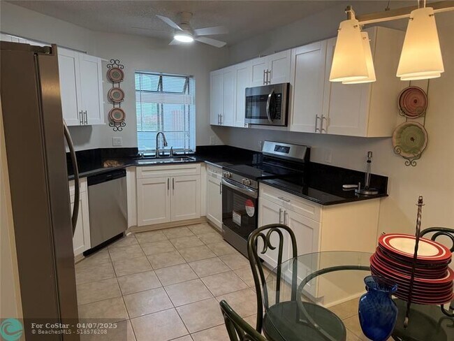Building Photo - 5145 Brisata Cir