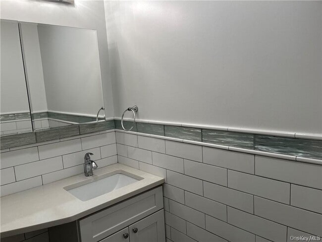 Building Photo - 13 Dock Pathway St