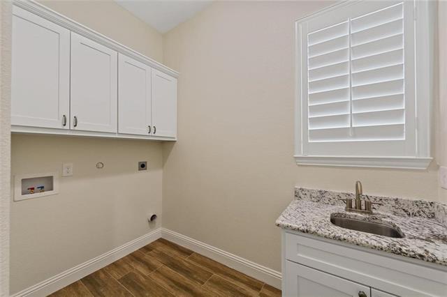 Building Photo - 2913 Annoor Dr