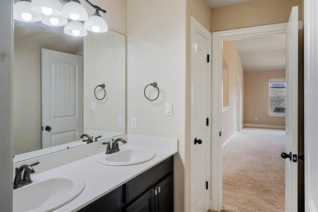 Building Photo - 5809 Viejo Dr