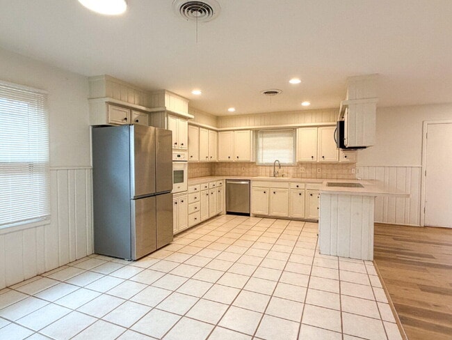 Building Photo - 3414 57th St