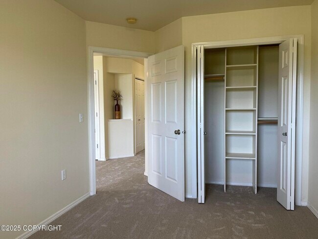 Building Photo - 11351 Discovery View Dr