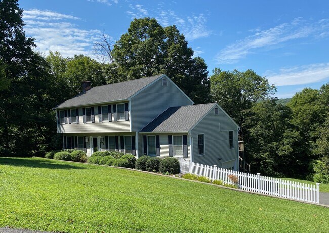Primary Photo - 35 Cedar Vale Dr