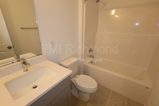 Building Photo - 15325 Sunray Wy