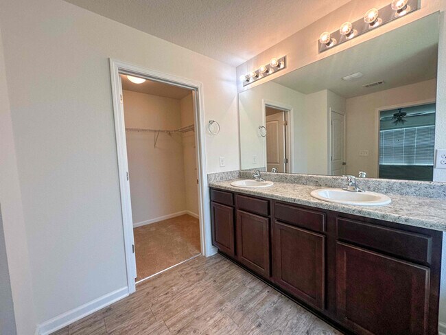 Building Photo - 733 Widgeon Wy