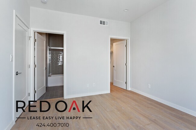 Building Photo - 4506 Esmeralda St