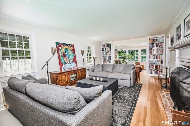 Building Photo - 188 Compo Rd S