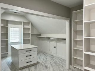 Building Photo - 960 Nours Cir SE