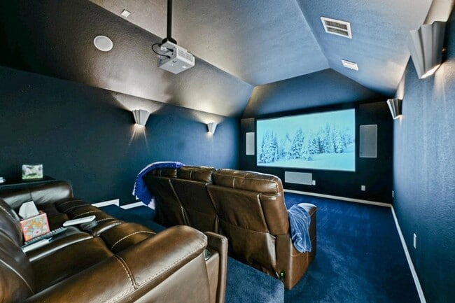 Building Photo - 4303 Woodledge Pl