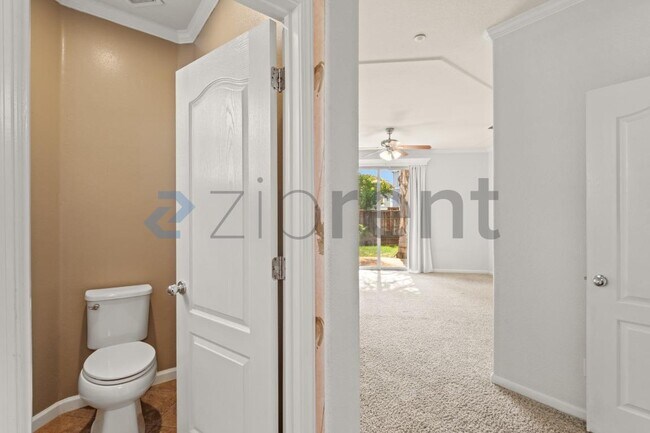 Building Photo - Unit