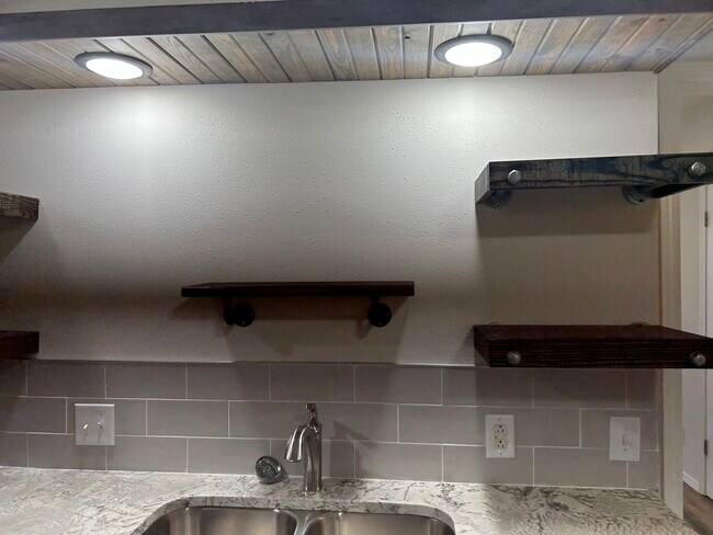 Building Photo - 1220 Apple Glen St