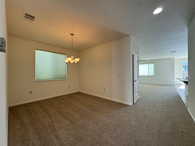 Building Photo - Luxurious 4-Bedroom Home in Gilroy’s Weste...