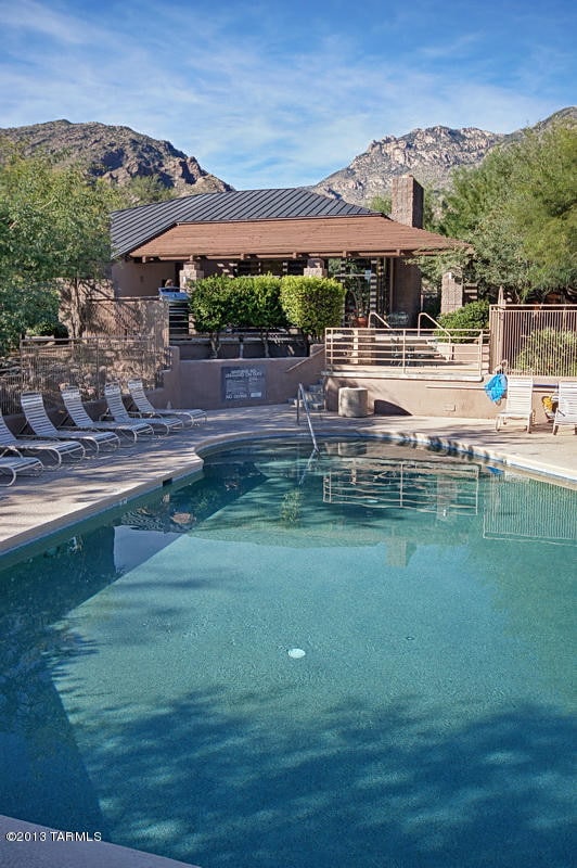 Building Photo - 6655 N Canyon Crest Dr
