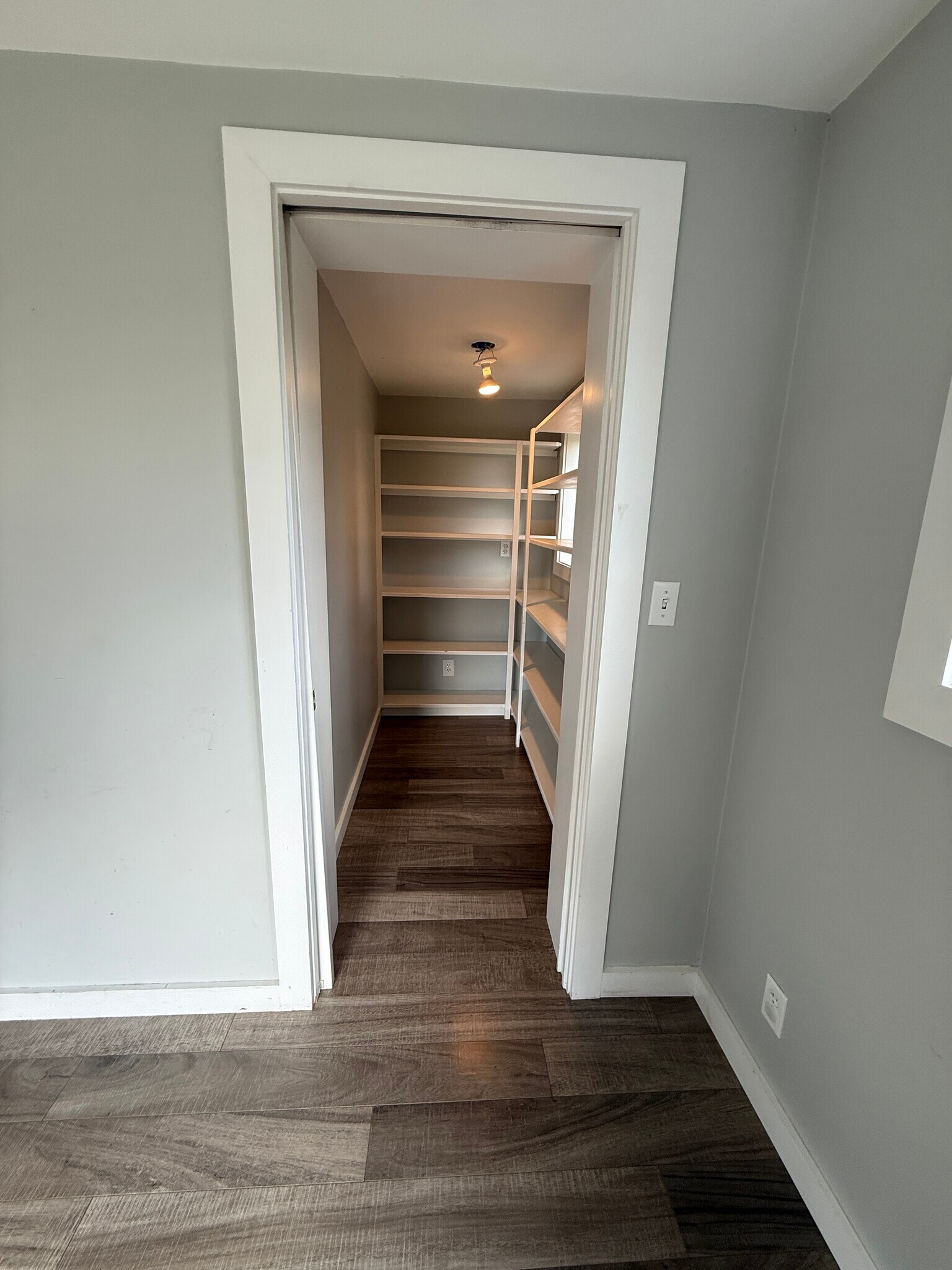 Building Photo - 40 W Quasset Rd