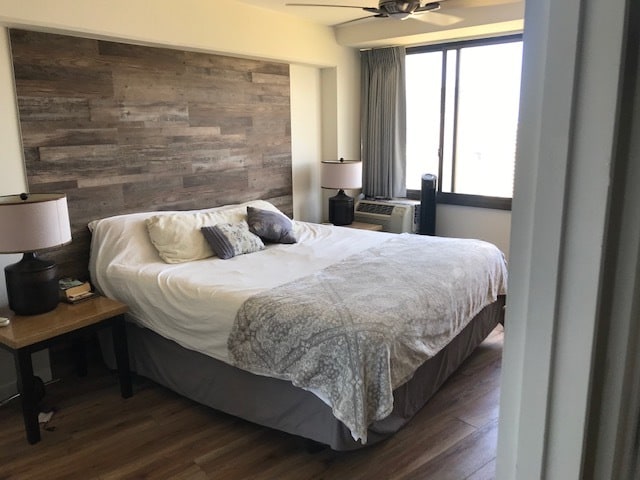 Master Bedroom/King Bed - 2333 Kapiolani Blvd