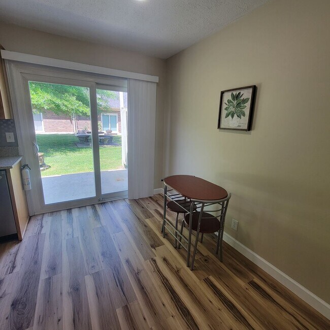 Building Photo - 2/1.5- Furnished- Short Term Available- Cookeville