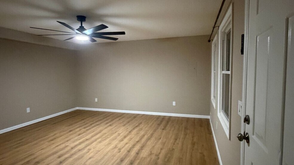 Building Photo - 534 Voorhees Ave