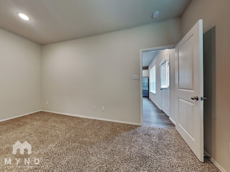 Building Photo - 11731 Miller Cir