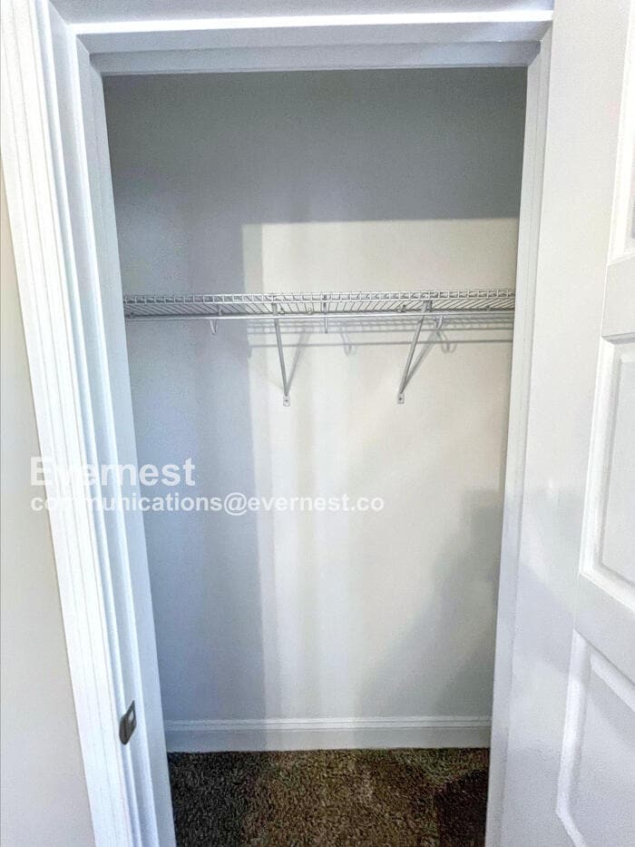 Building Photo - 142 Ardell Dr