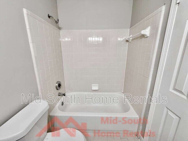 Building Photo - 6001 Cedarcrest Ct