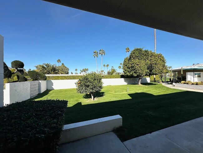 Building Photo - 2210 S Calle Palo Fierro